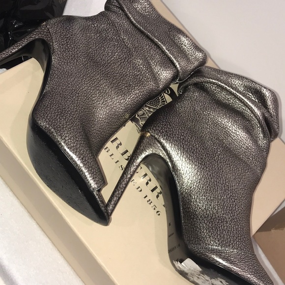 BURBERRY ANKLE BOOTS - Picture 7 of 8